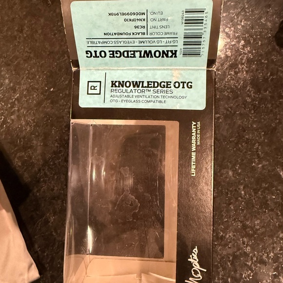 Smith Optics Black Ski Goggles with Adjustable Strap - Picture 6 of 6